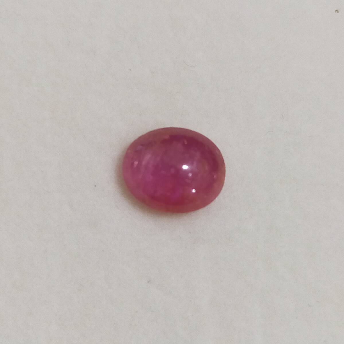 ラズベリル（ペツォッタイト）　キャッツアイ　1.983ct