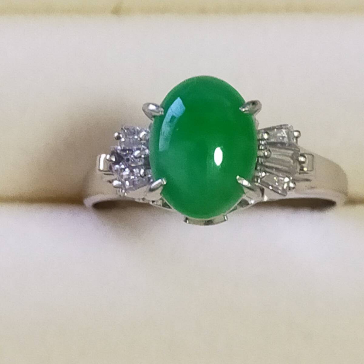 翡翠 指輪　重さ不明　ダイヤ0.38ct゛ Pt850 15号
