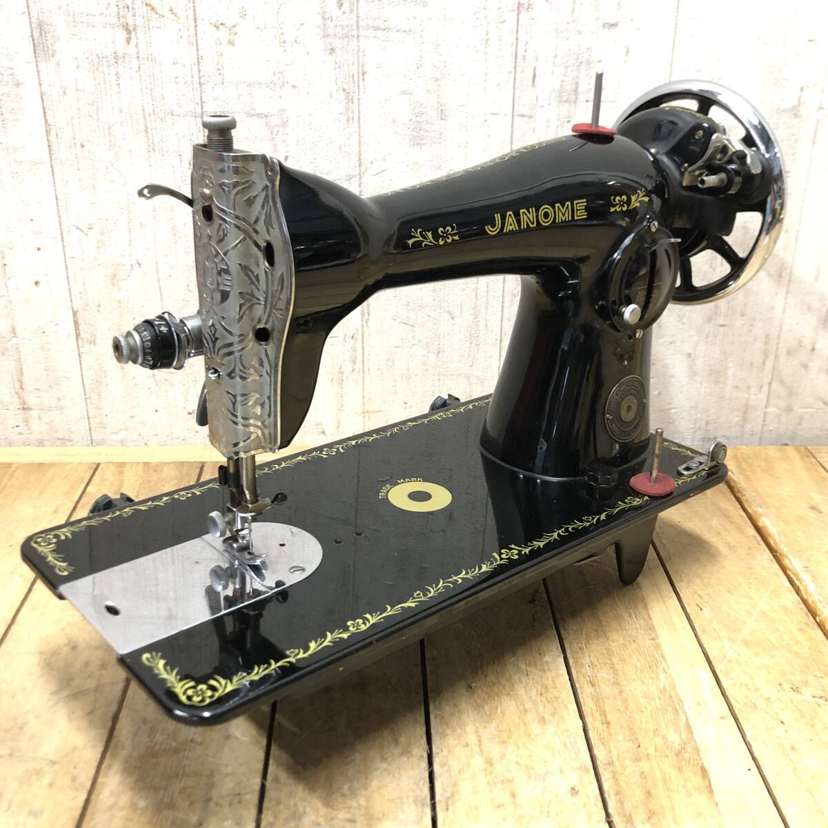 ＊JANOME 足踏みミシン 工業用 ブラック 黒 レトロ アンティーク インテリア 置物 オブジェ 裁縫 手工芸 ハンドメイド ジャノメ 現状品