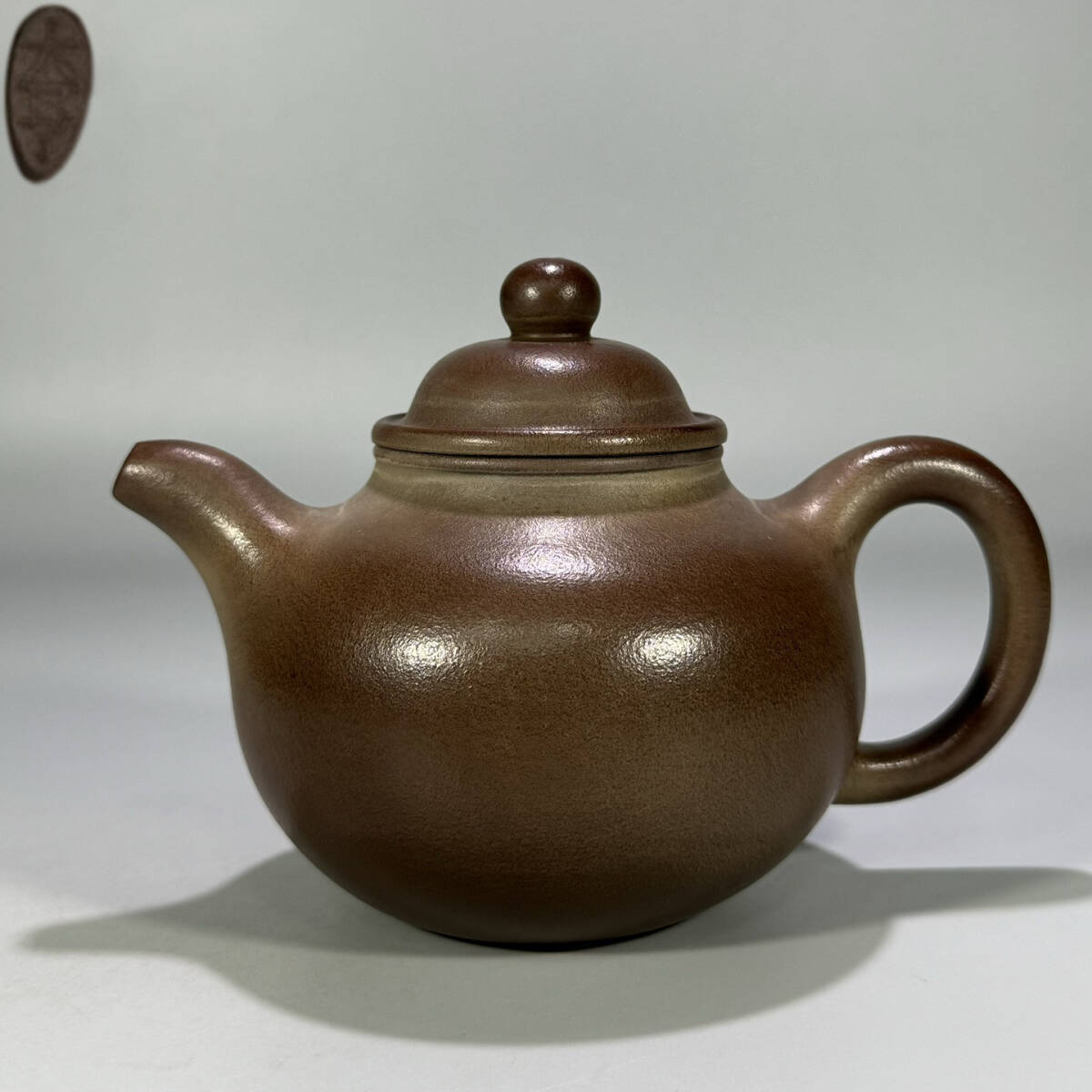古陶芸 紫砂壷 清時代 【邵大亨】 製 「タツ球壺」 朱泥 煎茶 急須 茶道具 唐物 時代物 茶器 容量350cc LT-241093