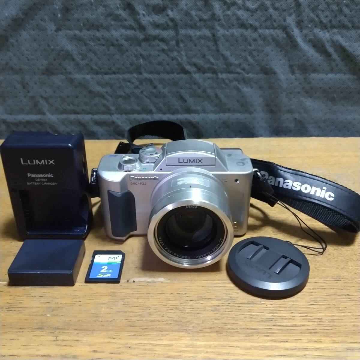 【良好品】★Panasonic LUMIX コンパクトデジタルカメラ DMC-FZ2 ★完動品★