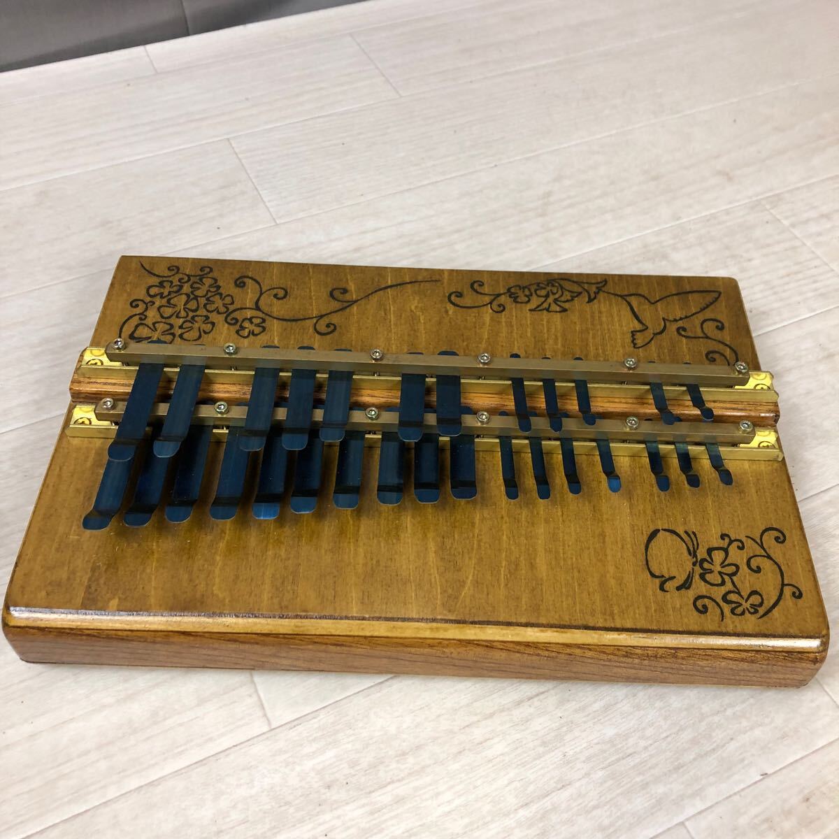 O824】民族楽器　カリンバ　楽器　音楽　文庫楽器