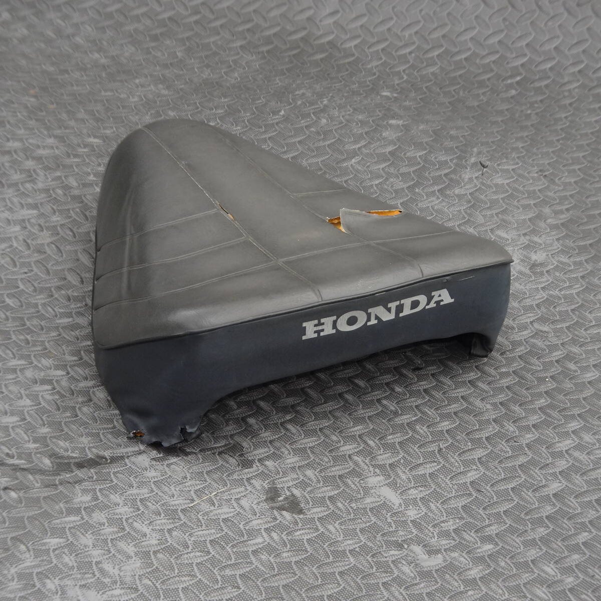 シート　スーパーカブC50　C70　C90　HA02　ホンダ純正部品　修理ベース　破れ有り