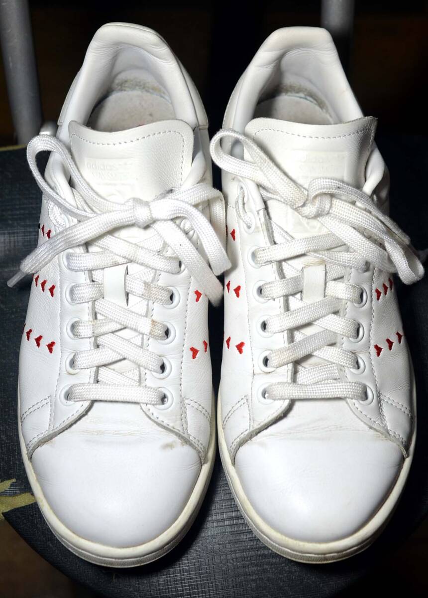D101/adidasアディダス スニーカー スタンスミス　ハートデザイン　美品 so