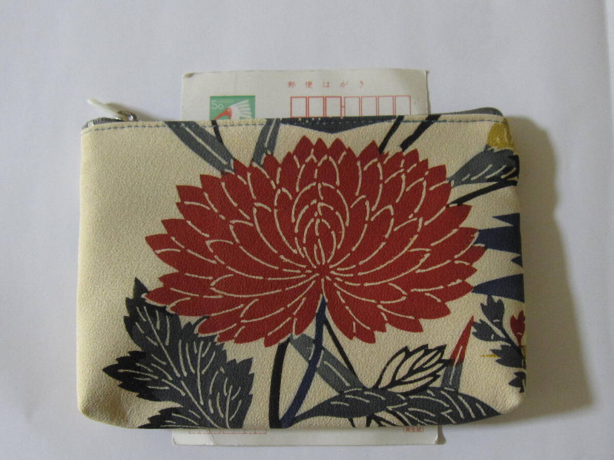 手作り 着物リメイク 大 ポーチ 花 菊 模様 華 大柄 ちりめん レトロ ハンドメイド 春 財布 小物 格安 充電器 眼鏡 男女 兼用 お洒落 幅広