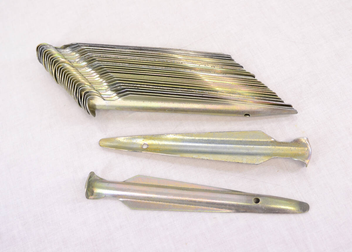 アウトドア テント用ペグ 28本 鉄製 頑丈 丈夫 ミリタリー 放出品 中古品