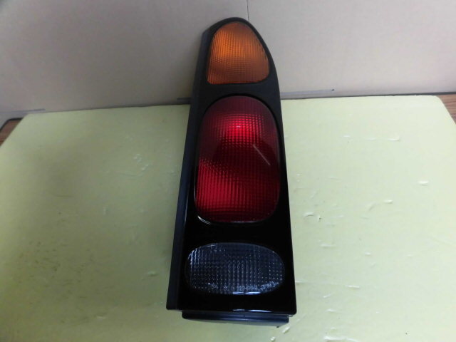 (Ｎ100-D1) アトレー S220V S220G 中古純正左テールライト 220-51645
