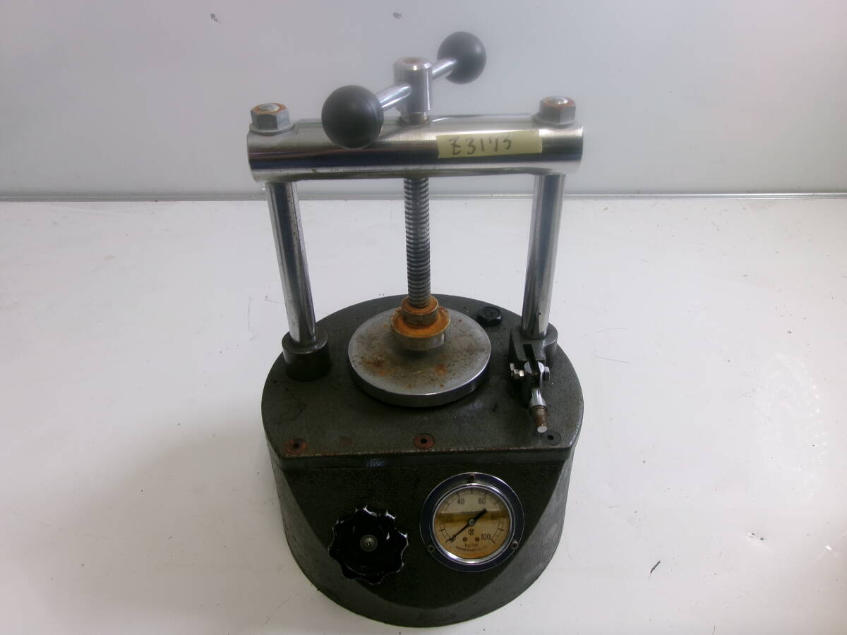 (Z-3173)油圧プレス機 型番詳細不明 現状渡し