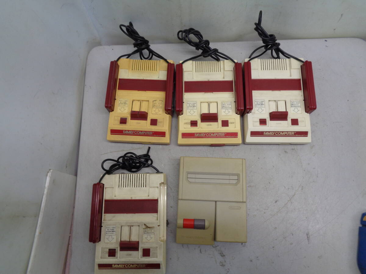 C1670 ファミリーコンピュータ HVC-001 (X4) ニューファミコン HVC-101