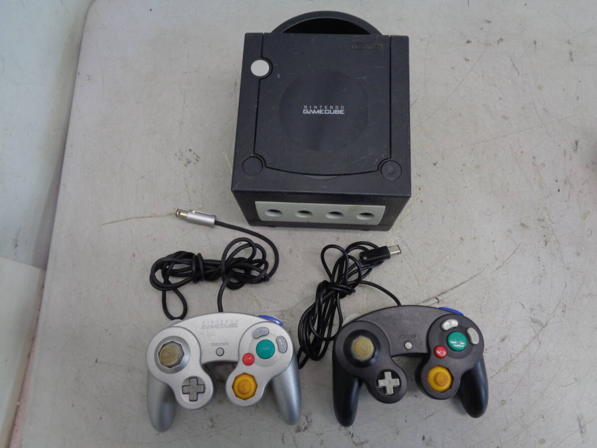 C1765 任天堂　ゲームキューブ DOL-001 コントローラー （X2）