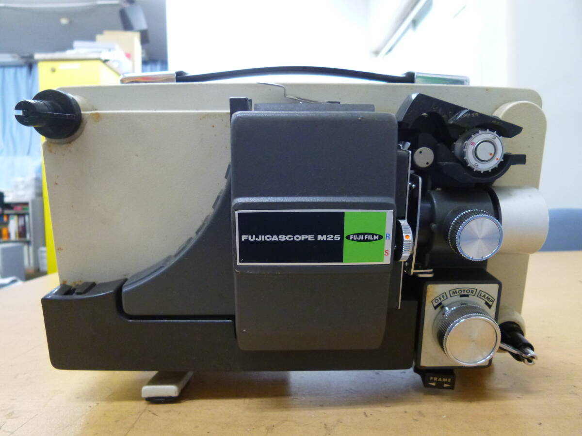 中古(ジャンク品) FUJICASCOPE M25 スコープ 8ミリ映写機 [O-86]◆送料無料（北海道・沖縄・離島を除く) 