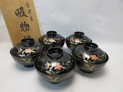 J07061 【 ほぼ未使用 懐石道具 会津塗 金彩花蒔絵 吸物椀5客揃 黒塗 栞 共箱 】 検) 茶道具 茶懐石 雑煮椀 茶事 和食器 来客 料亭ⅰ