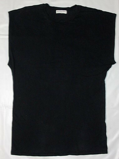 ゆうパケット（おてがる版）送料込・バレンシアガ・ レディース・黒ノースリティシャツ・サイズM・USED本物・お買得です