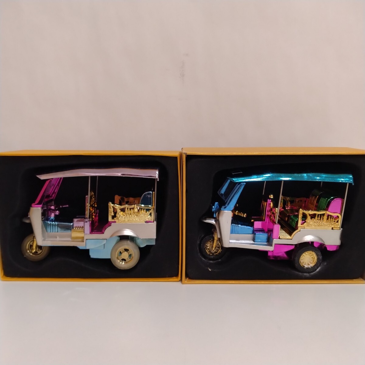M210023　Thailand　お土産　トゥクトゥク ミニカー　２台まとめて