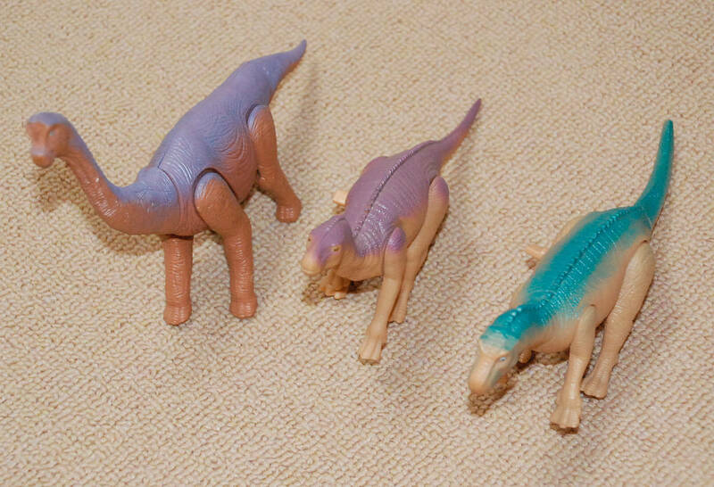 ◆ゼンマイ式で足を交互に動かして歩く恐竜だょ/ダイナソーモデルフィギュア玩具3体セット/展示処分品