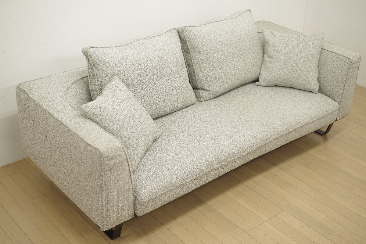 展示品 HUKLA フクラ KASTOR カストール 3人掛けソファ 3Pソファ 人気モデル リビング 待合 応接 ロビー モダン 定価48万