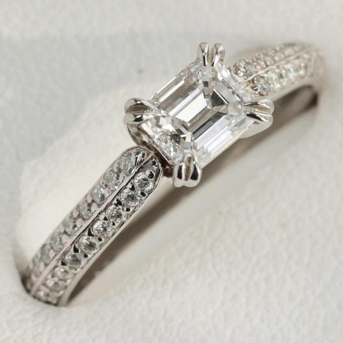 Pt900 オレッキオ エメラルドカット ダイヤモンド 0.501ct 0.20ct シエナ エンゲージ リング ブライダル ORECCHIO