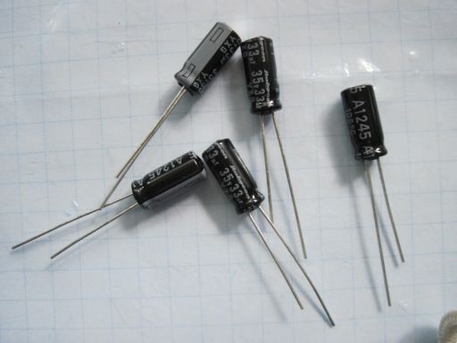 P0051　Rubycon　ルビコン　電解コンデンサ　YXGシリーズ？？？　33μF　35V　詳細不明　未使用品ですが長期保存品　ジャンク品　5個セット