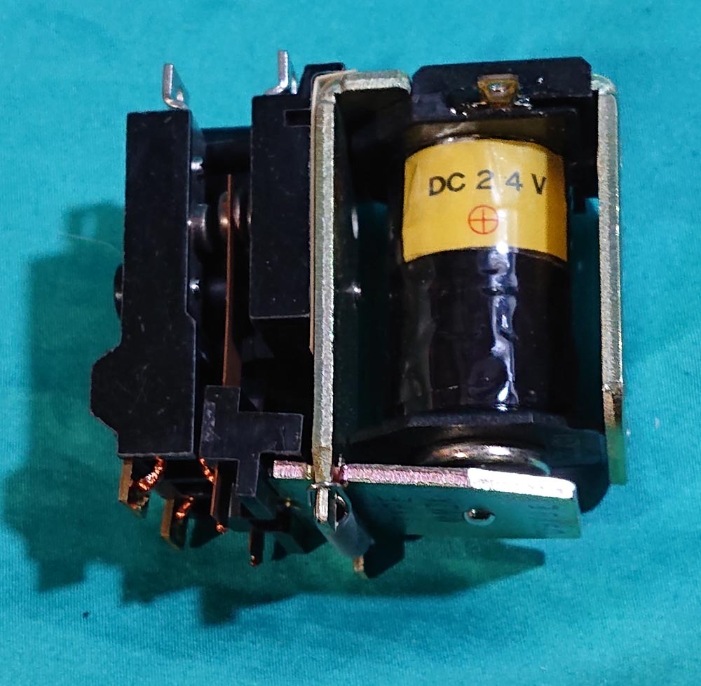 オムロン omron　パワーリレー　MM2 Coil DC24V 2a 2b 
