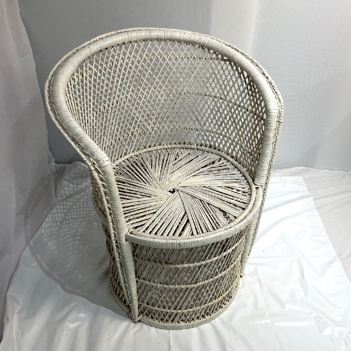 ウィッカーチェア 籐チェア ラタン ビンテージ チェア アジアン 軽量 アンティーク雑貨 オフホワイト 引取り可【道楽札幌】