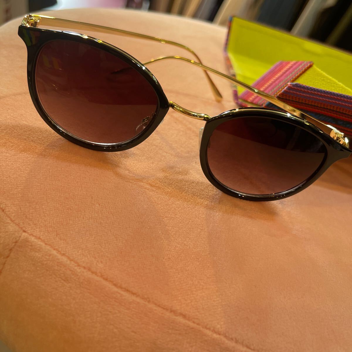 新品　サングラス　ケース入り