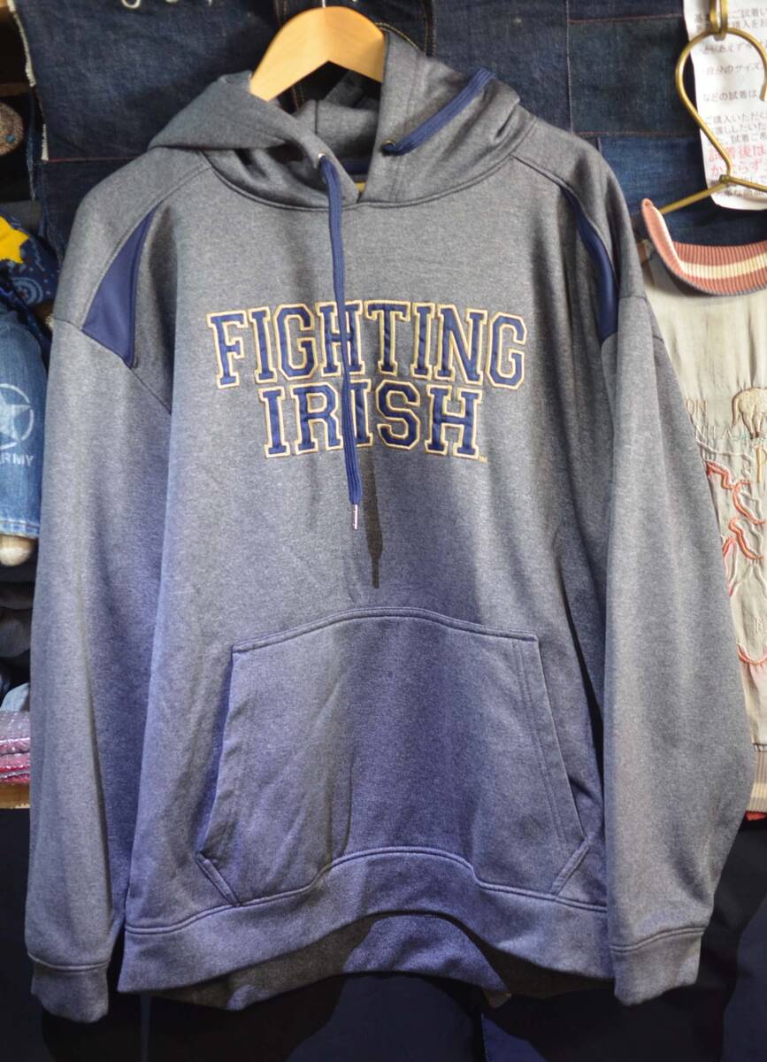 D168/アメリカ古着　スウエットパーカー　FIGHTING IRISH 極美品　極厚生地！