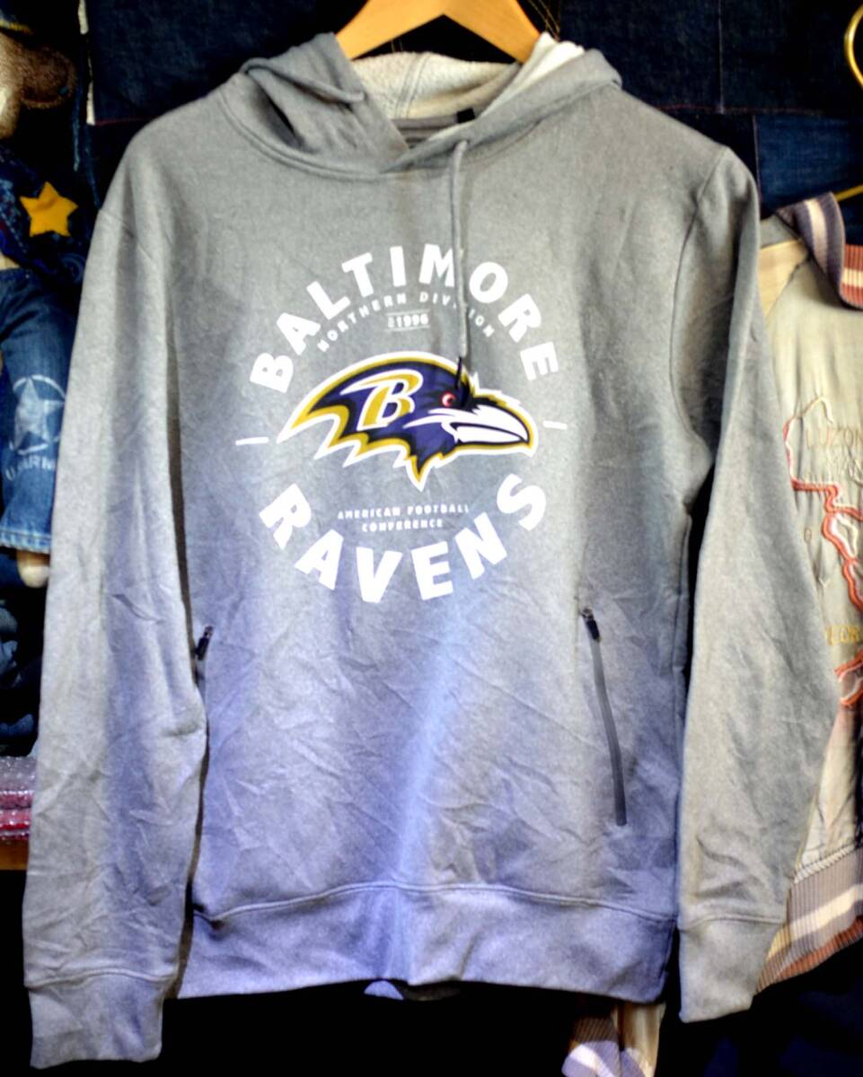 D170/アメリカ古着　スウエットパーカーNFL BALTIMORE RAVENS　美品　
