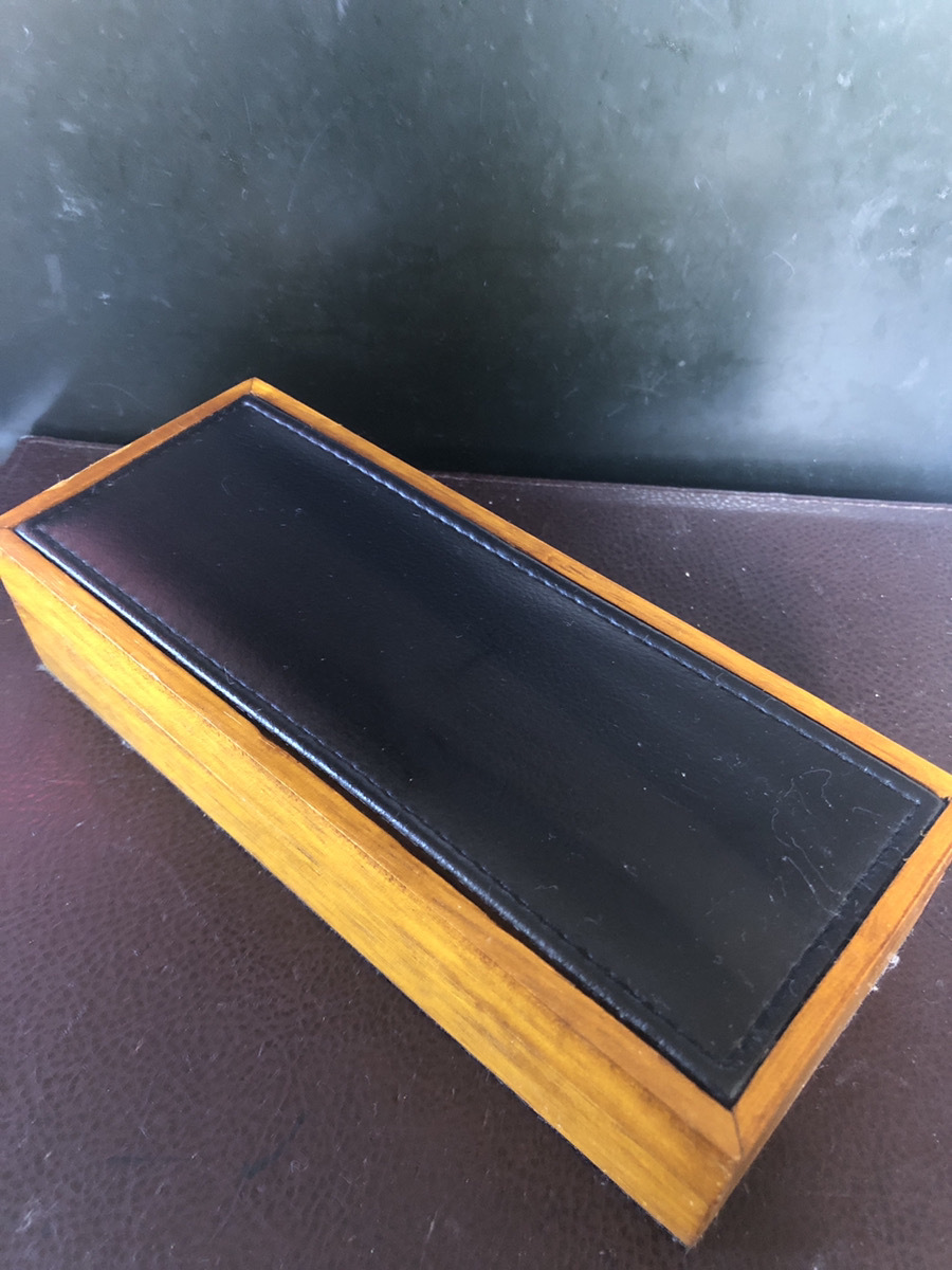 【CERFBOISセルボア】 ドイツ製 高級メガネ　ケース　中古　書斎　オフィス【24/11 TY- 1W】