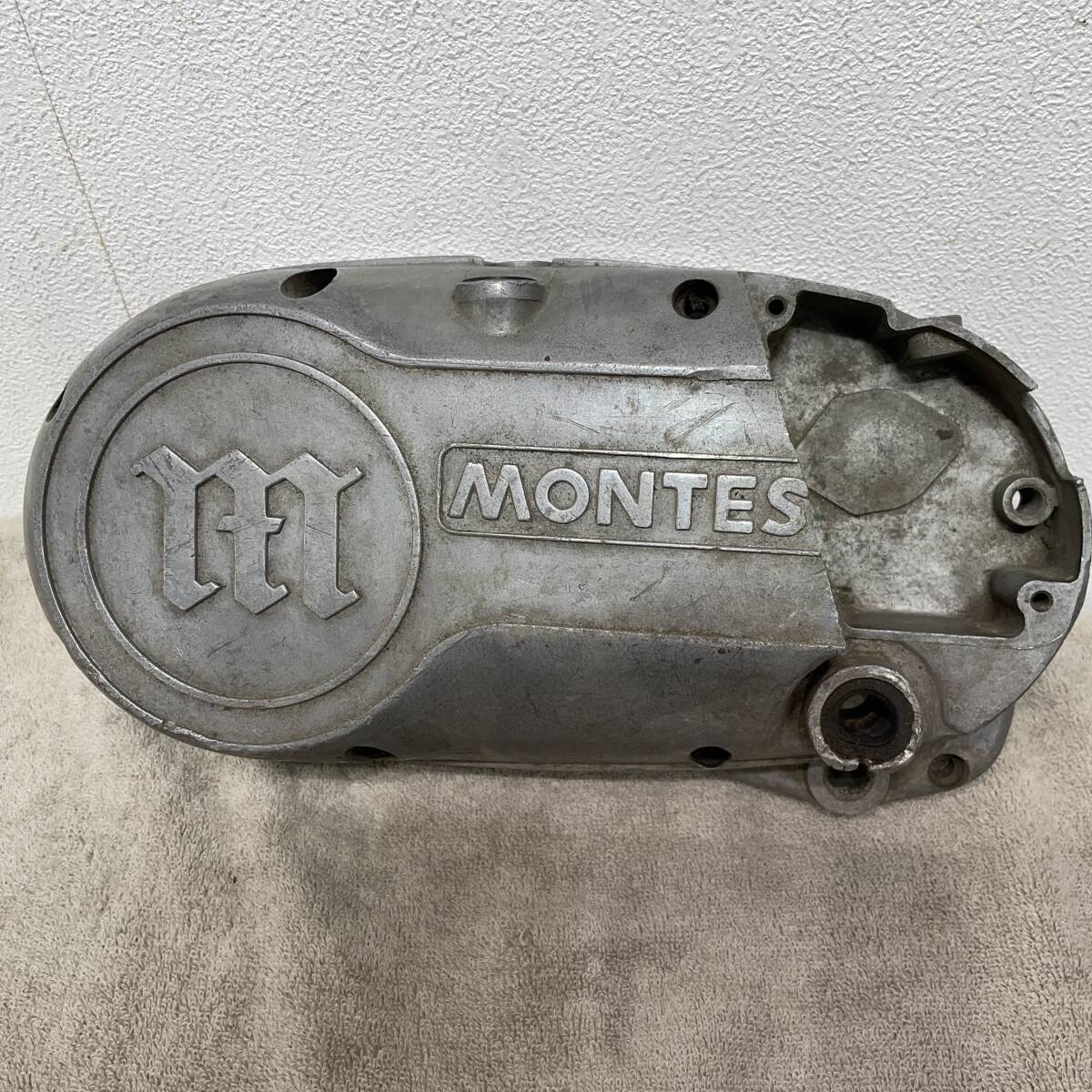 MONTES　クランクケースカバー　インテリア　ガレージ　アルミ製　　ＸＺ3422 XＺ3422
