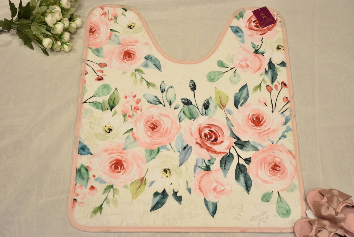PAY3・C-LA1*トイレマット*薔薇ピンク*約62×70*ホワイト*ピンク*バラ柄*花*滑り止め加工*華やか*おしゃれ*可愛い*オールシーズン