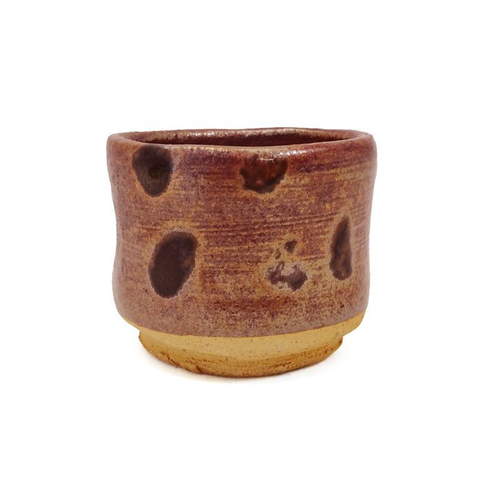 【セール価格】鈴木青児(すずきせいじ) 瀬戸焼 鉄赤釉 ぐい呑み 和食器 レッド 赤色 陶器 古美術 骨董品 送料880円