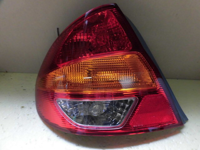 (100-O5) プリウス NHW10 中古純正左テールライト 47-2