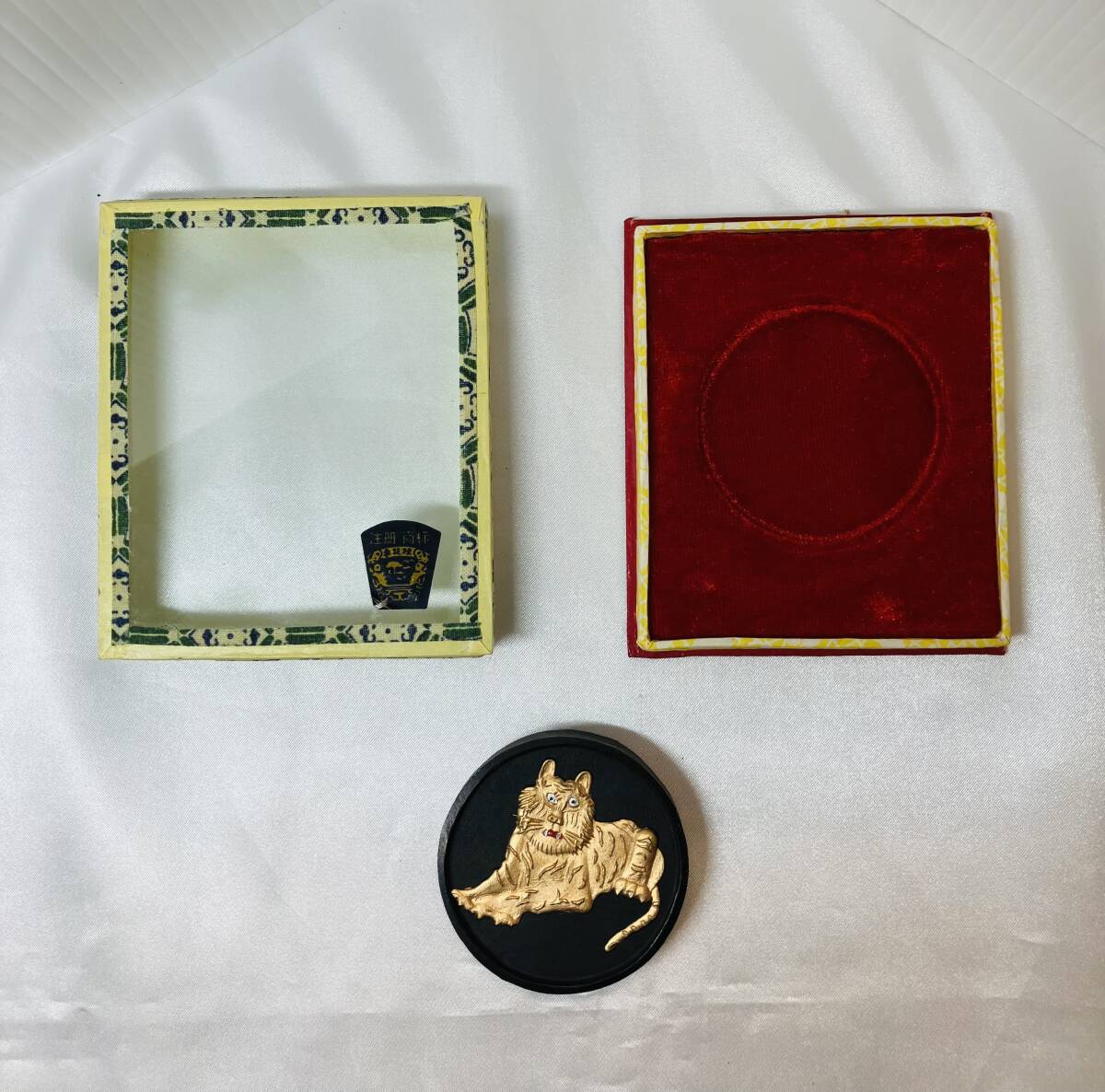 中国微墨 干支 虎 寅 墨 書墨 31.5g 墨本体 56mm×12mm 中国 書道具