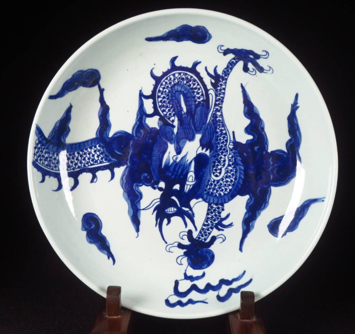 【SAKURAYA】中国美術【唐物 青花雲龍文飾皿】時代物 飾鉢 鉢 茶道具 古染付 古陶磁器 骨董品 古美術品 中国古玩 希少 珍品 直径27.8cm②