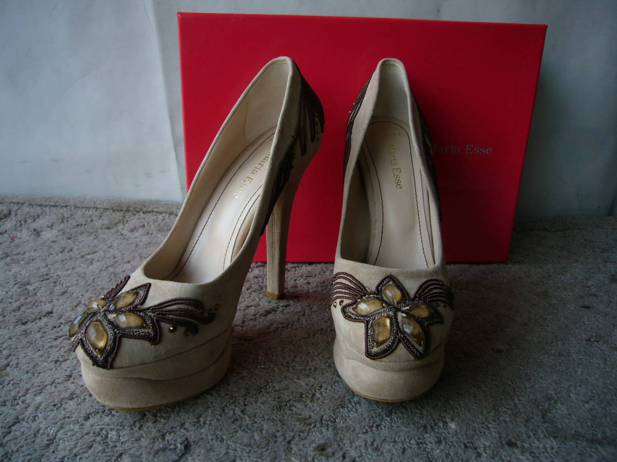 ★Maria Esse 　スエード　パンプス　　　ベージュ　　３８　　　新品