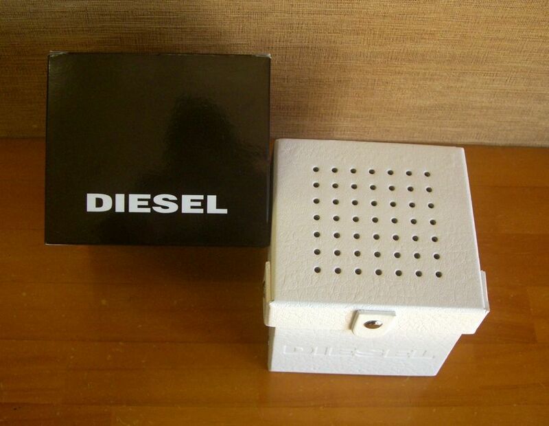 ▲▽【DIESEL】ディーゼル 腕時計 空箱 ケース　男物 未使用品 △▼