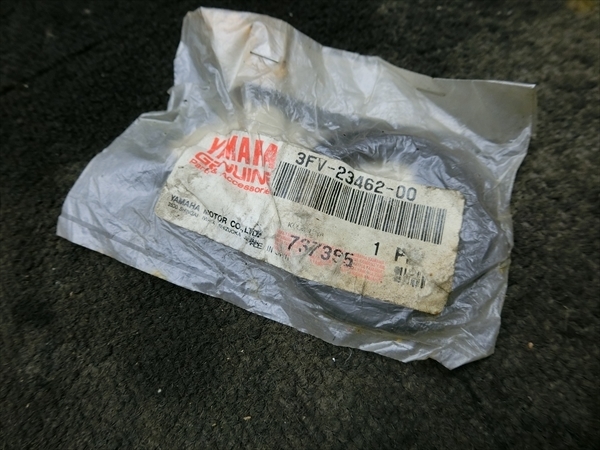 ヤマハ YZF-R1 新品 未使用 純正 ステム シール 3FV-23462-00