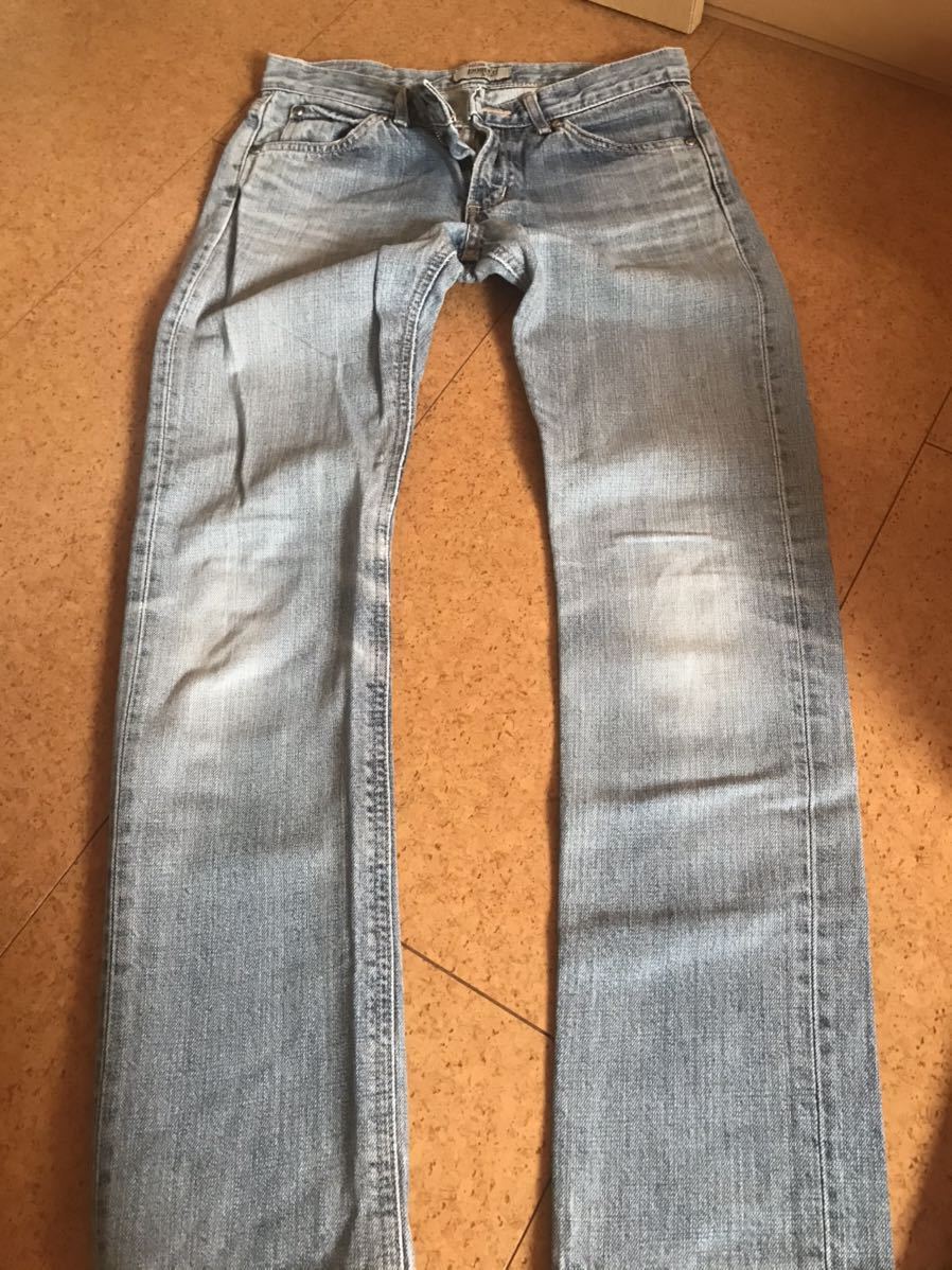 送料込　レディース　デニムパンツ フィオリッチ