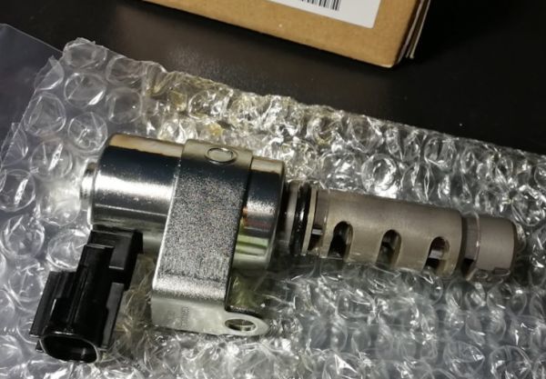 スバル 純正品 インプレッサ GC8/GF8 F/G レガシィ BE5/BH5/BH9 オイルコントロールバルブ ASSY Oil Control Valve