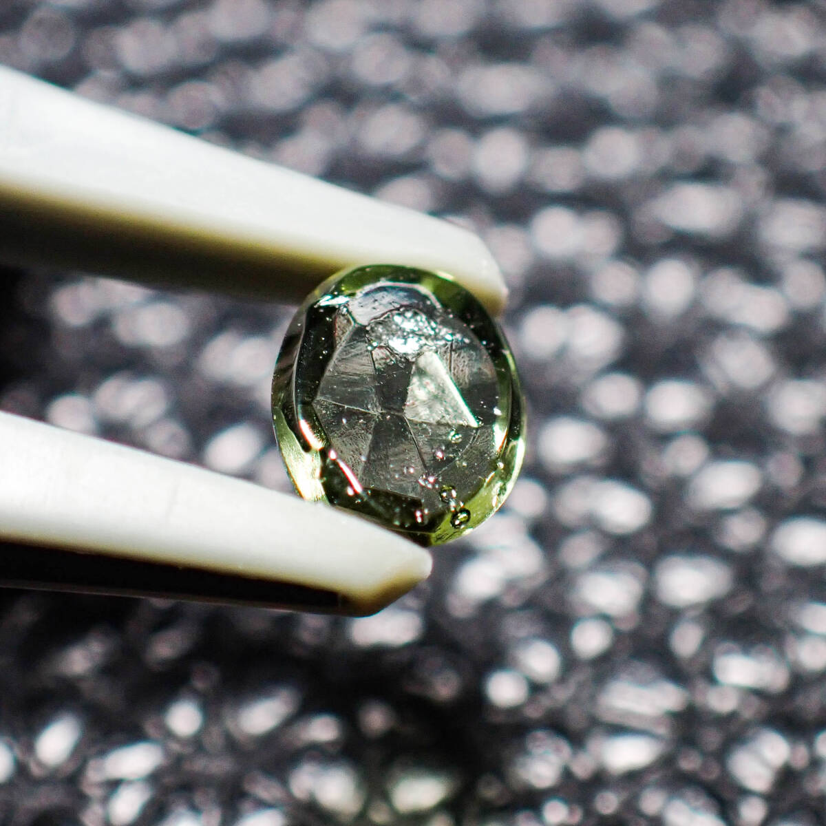 天然石 モルダバイト 隕石 ルース 1 水晶 原石 結晶 丸玉 ハンドメイド 素材 アクセサリー 天然 自然 パワーストーン