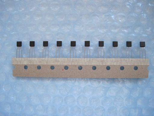 B0008 ON Semiconductor NPNトランジスタ KSC1009YTA VCEO：140V　IC：700mA 電極の配置に注意　未使用品ですが、長期保存品 5個セット