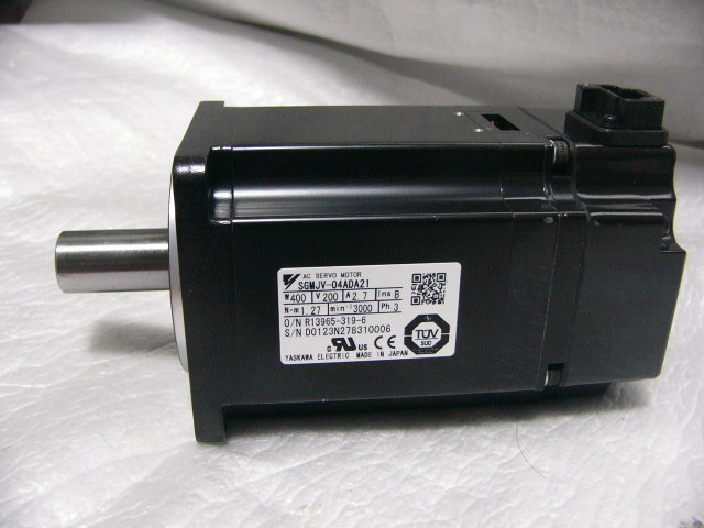 ★未使用に近い★ YASKAWA/安川 サーボモーター SGMJV-04ADA21 400W