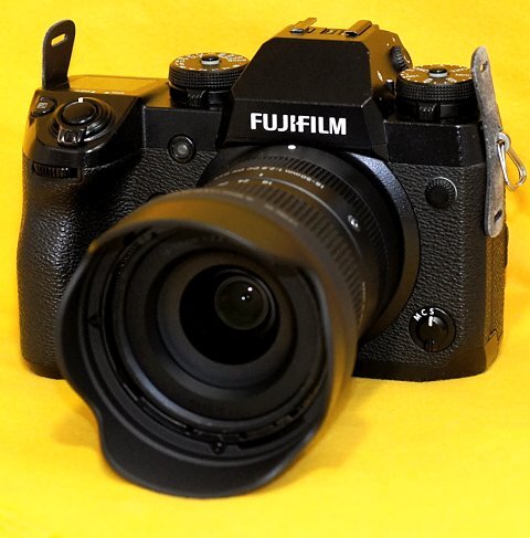 ★一発即決★FUJIFILM「X-H1」18-50mm F2.8＆64GB付★手ぶれ補正内蔵★最新ファームウェアに更新済です★ミラーレス★