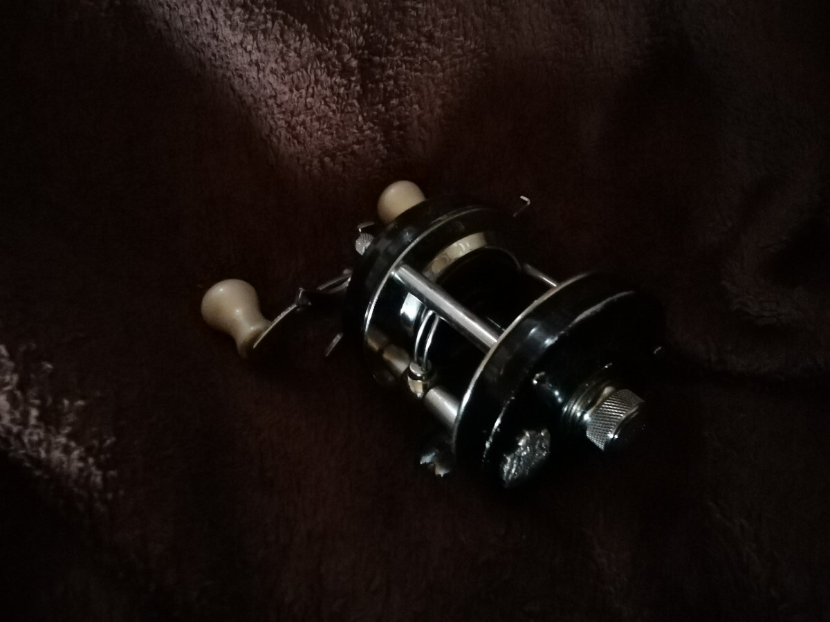 アブガルシア　アンバサダー 5000C 　Abu Garcia　黒　ベイトリール　検索5500 5500C