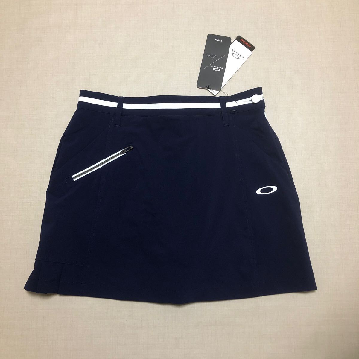 新品・未使用　OAKLEY ゴルフ インナーパンツ付きスカート ◆ L ◆ FOA500533 ネイビー オークリー