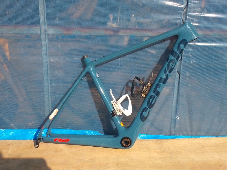◆Cervelo R2 カーボンフレーム◆サーヴェロ R-SERIES 約16×73×H61㎝ サーベロ 軽量 自転車 ロードバイク スポーツ♪T-61203ヘカナ