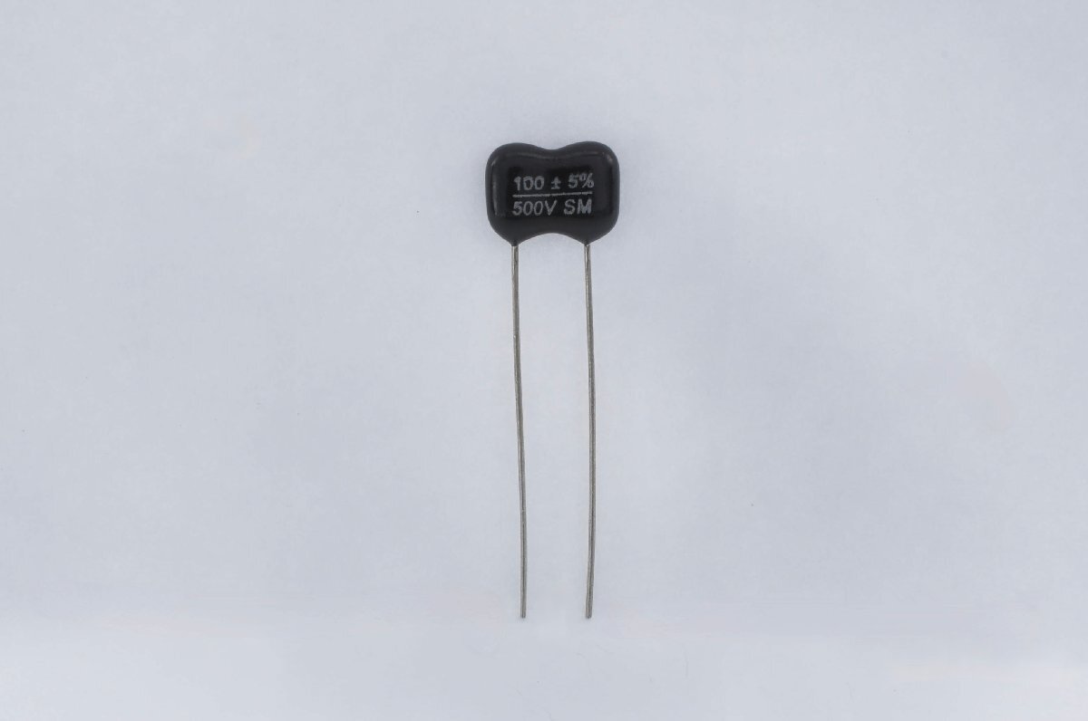 コンデンサ Capacitor - 500V, Silver Mica, ± 5%, 100 pF [送料170円から 同梱可]