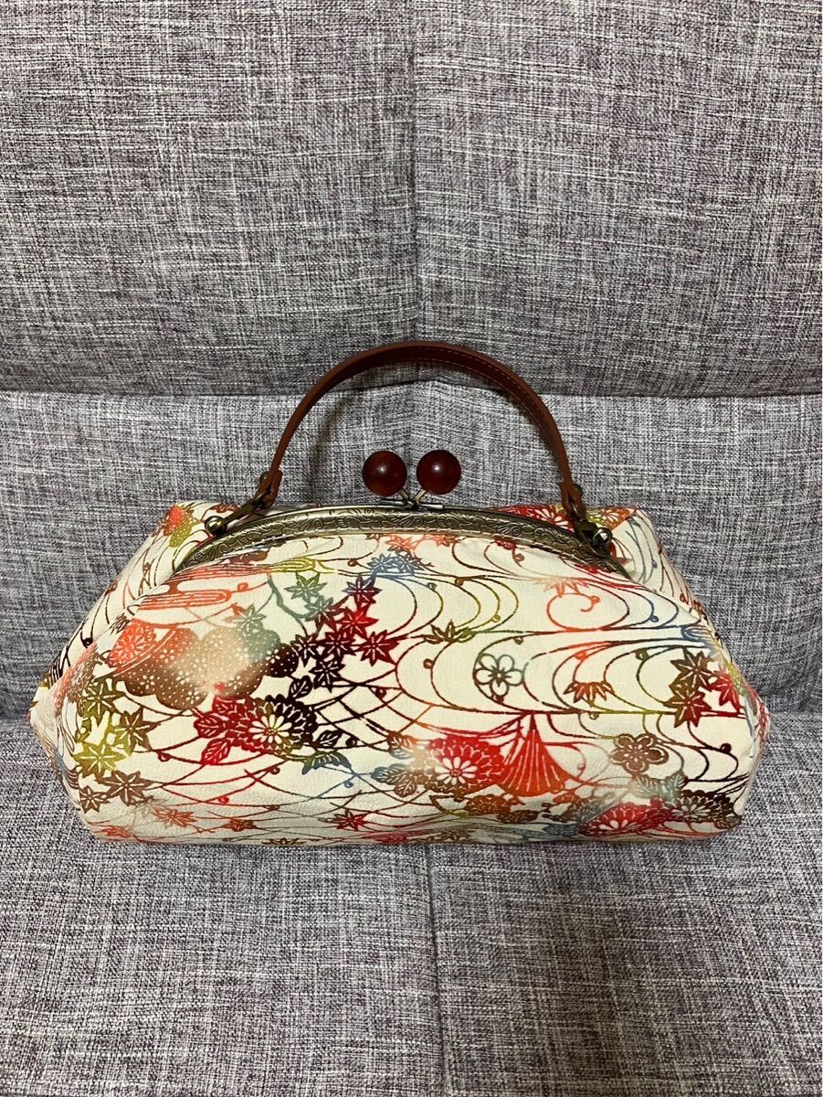 アンズルーム★ハンドメイド★コロンと可愛い　がま口　バッグ★ハンドバッグ★カバン★着物リメイク★白系　花柄