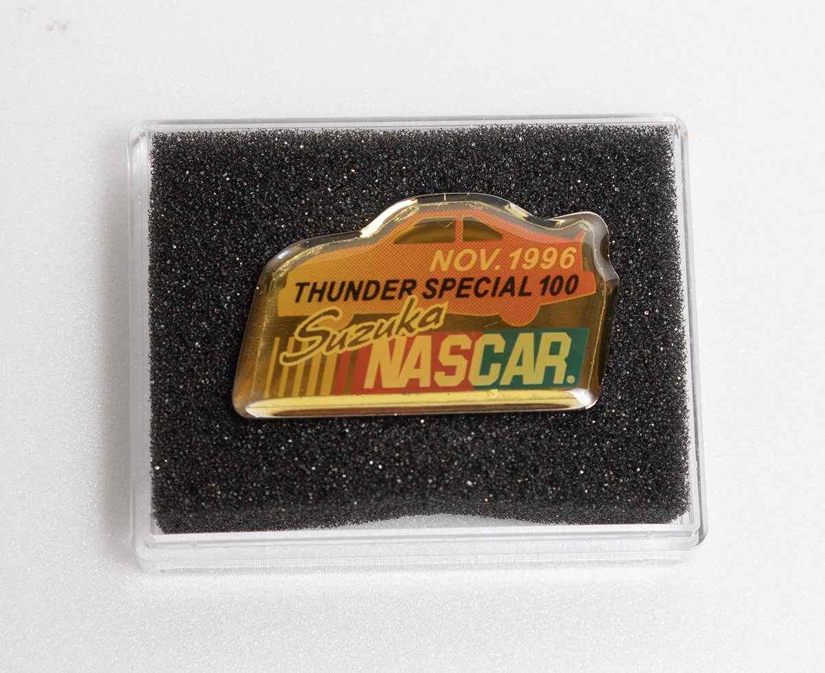 貴重　1996年ナスカー　鈴鹿サンダースペシャル記念ピンバッチ　　未使用