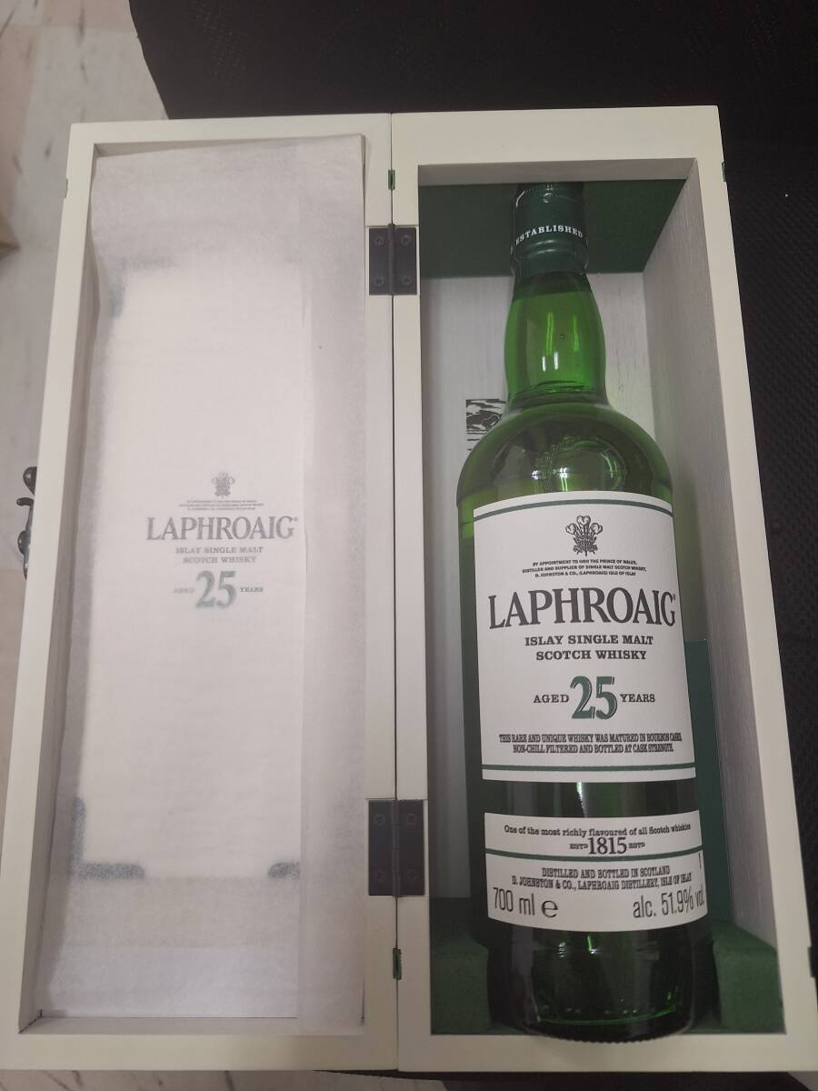 【新品未開封】LAPHROAIG（ラフロイグ）25年 51.9％ 700ml 